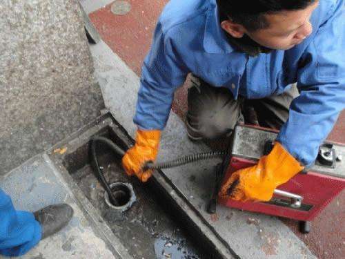 提蒙乡疏通下水道